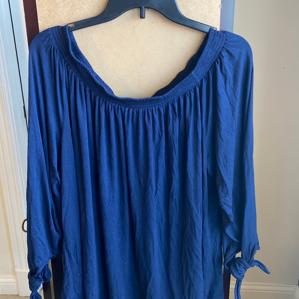 2X Chaps blue cold shoulder top. XXL
